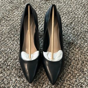 Kelly and Katie black pumps. Size 7.5.